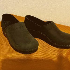 Santina  Professional Clogs, Size 38 (8)